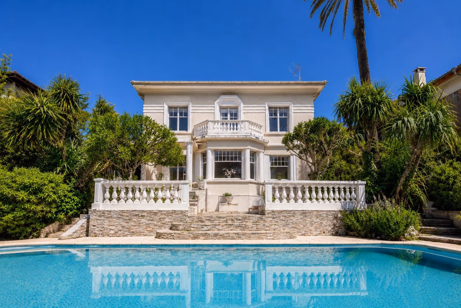 4-Bedroom Belle Époque Villa in Cannes with Pool, Cannes Centre