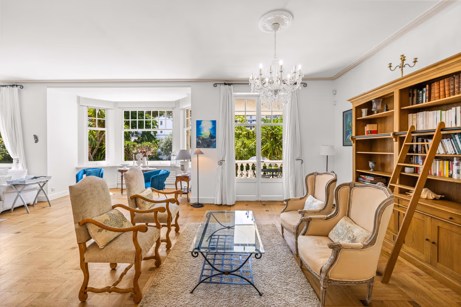 4-Bedroom Belle Époque Villa in Cannes with Pool — view 10