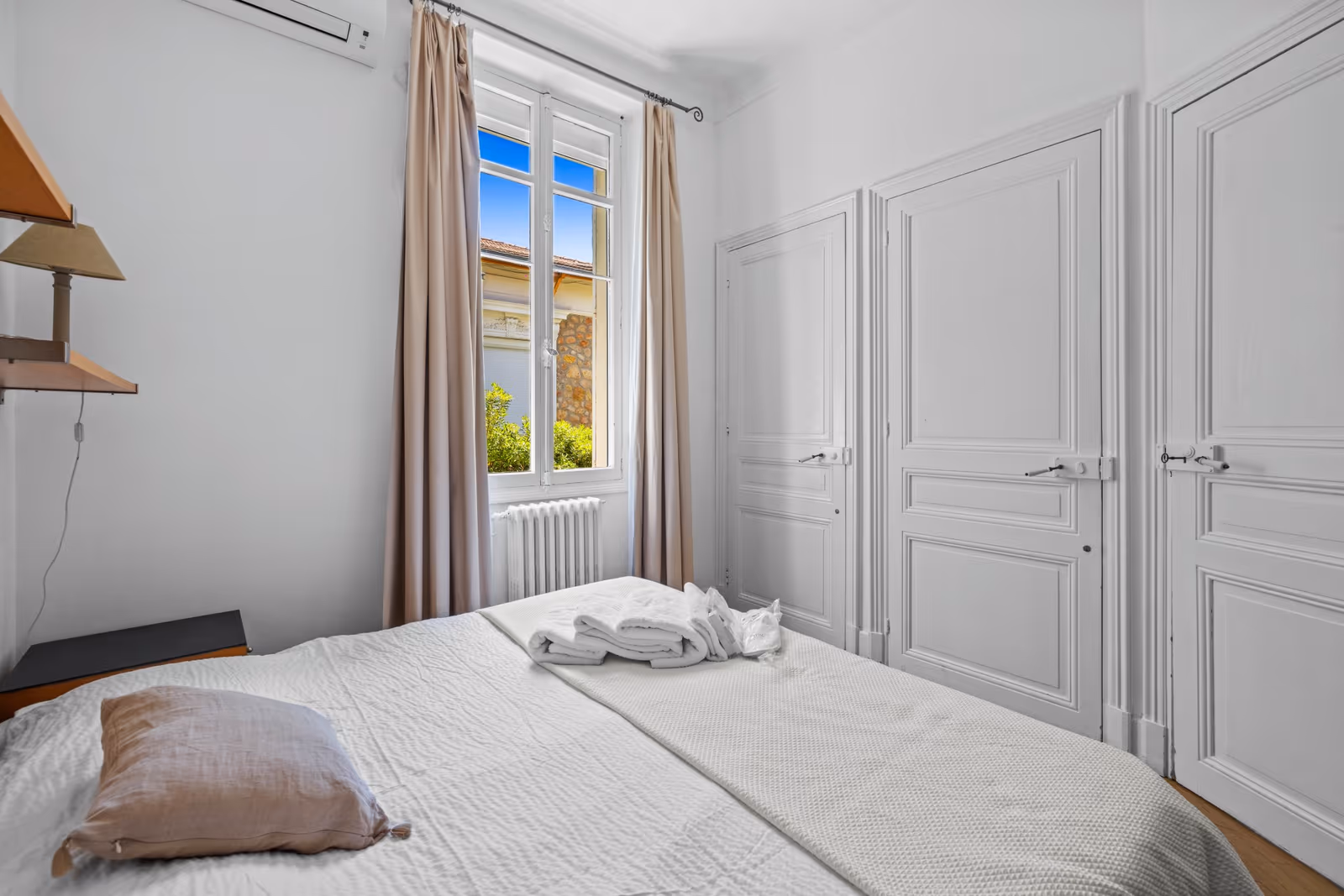 4-Bedroom Belle Époque Villa in Cannes with Pool — view 36