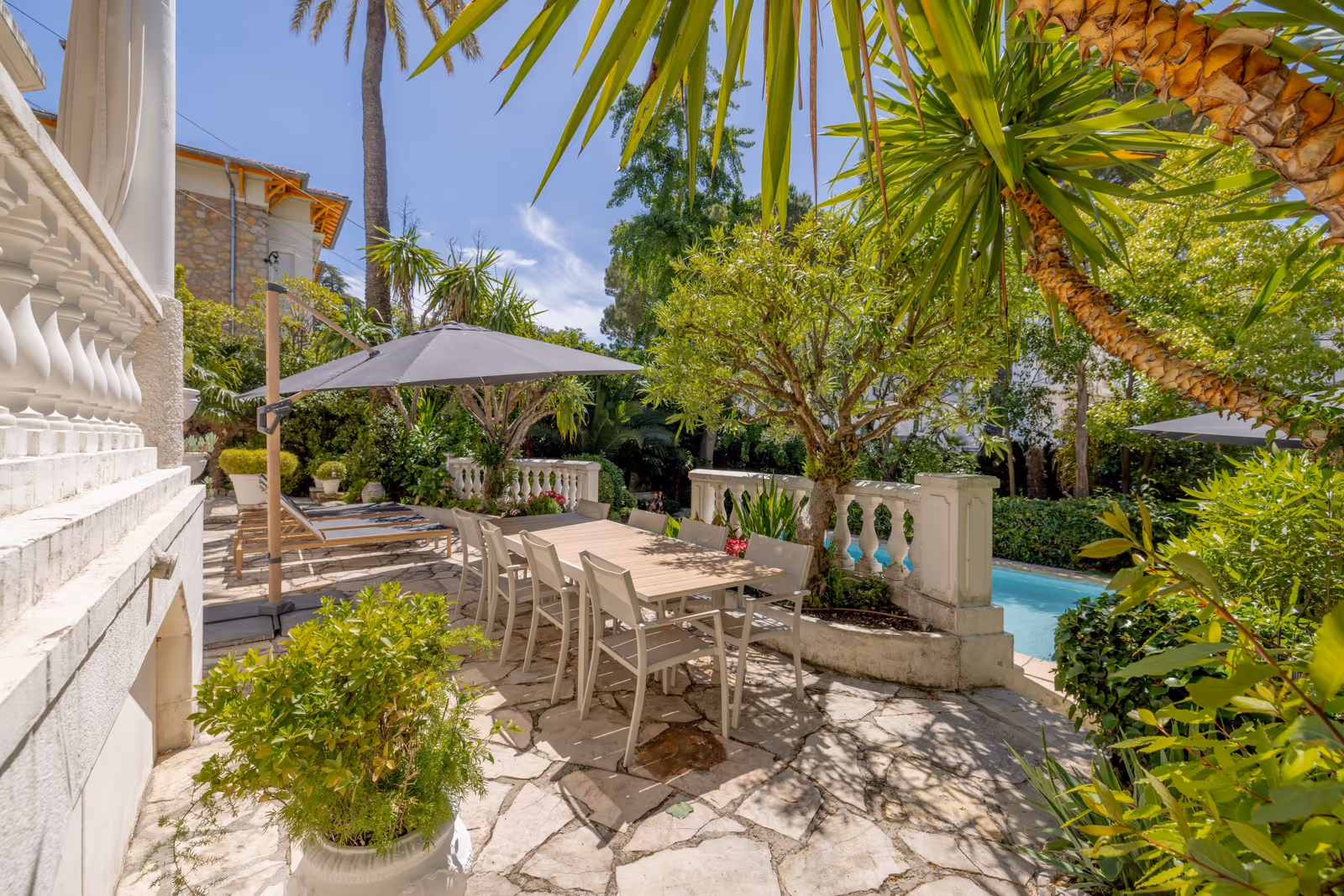 4-Bedroom Belle Époque Villa in Cannes with Pool — view 44