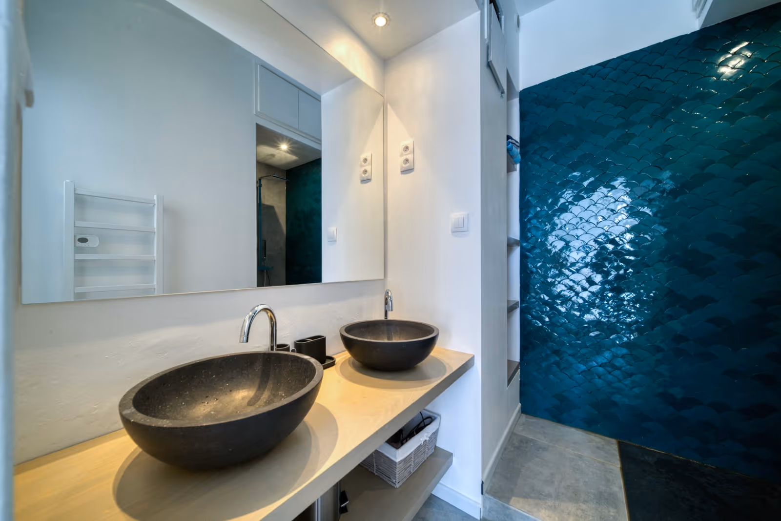 2-Bedroom Apartment on Rue d'Antibes in Cannes — view 5