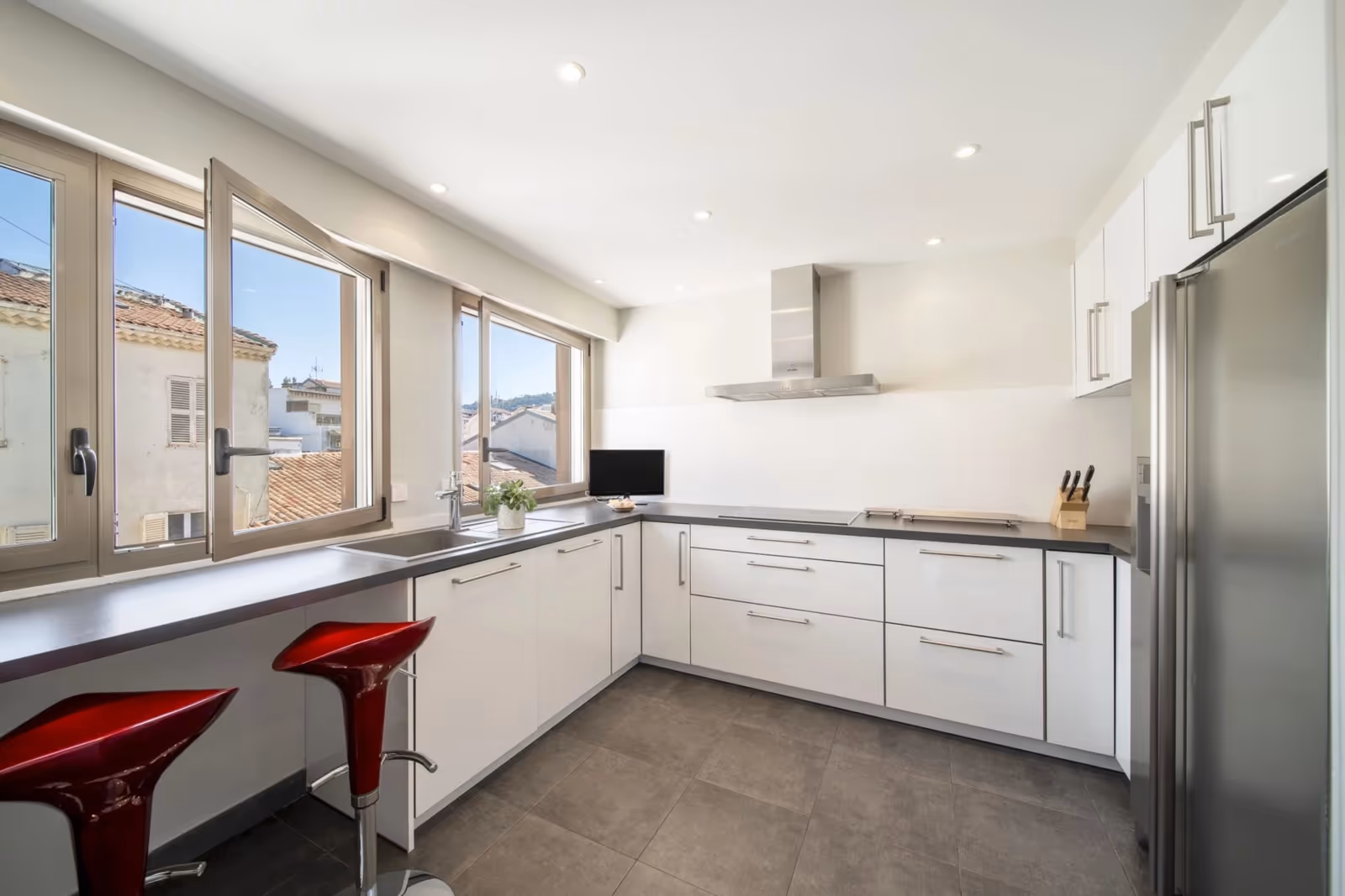 4-Bedroom Penthouse near the Croisette with Sea View — view 9