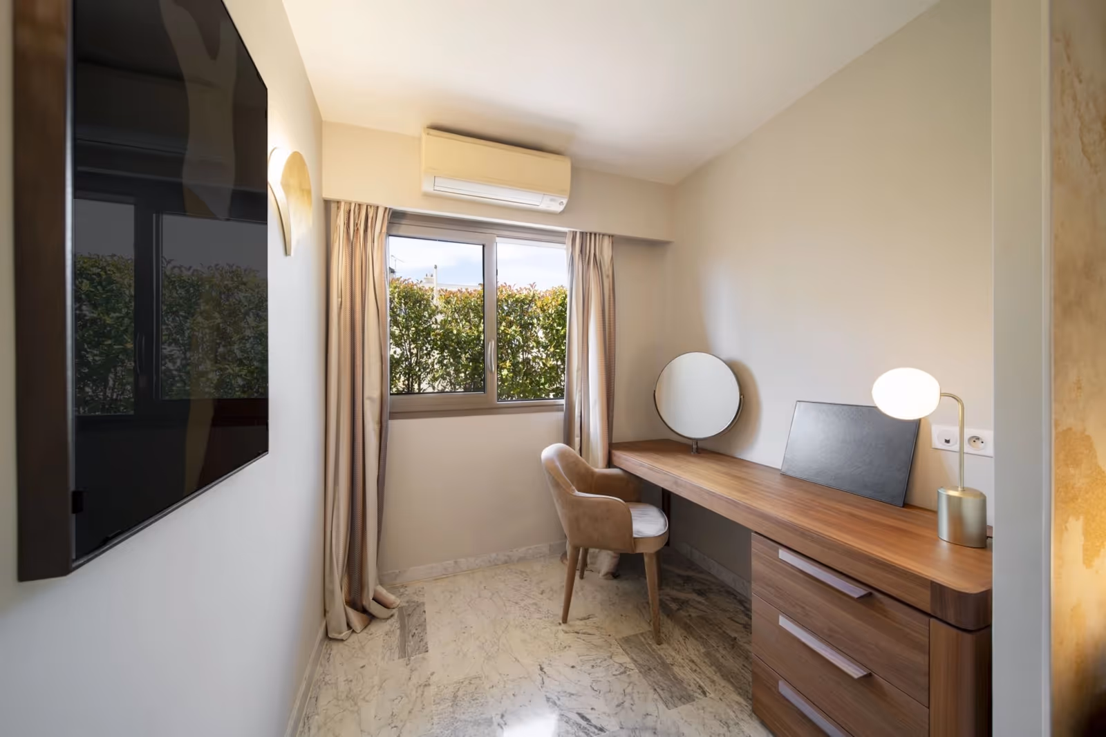4-Bedroom Penthouse near the Croisette with Sea View — view 10