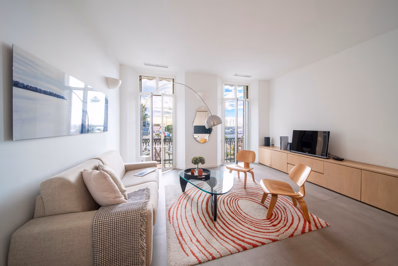 2-Bedroom Apartment opposite the Palais with Croisette View — view 1