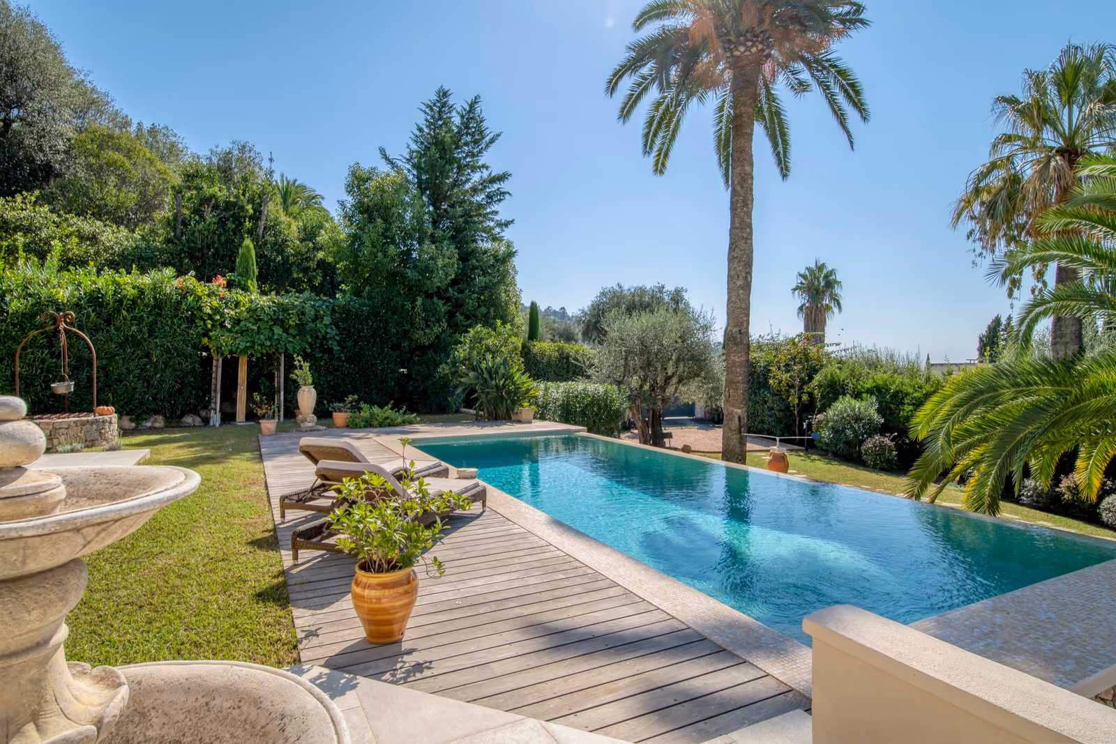 5-Bedroom Villa in Cannes with Pool & Private Cinema — view 1