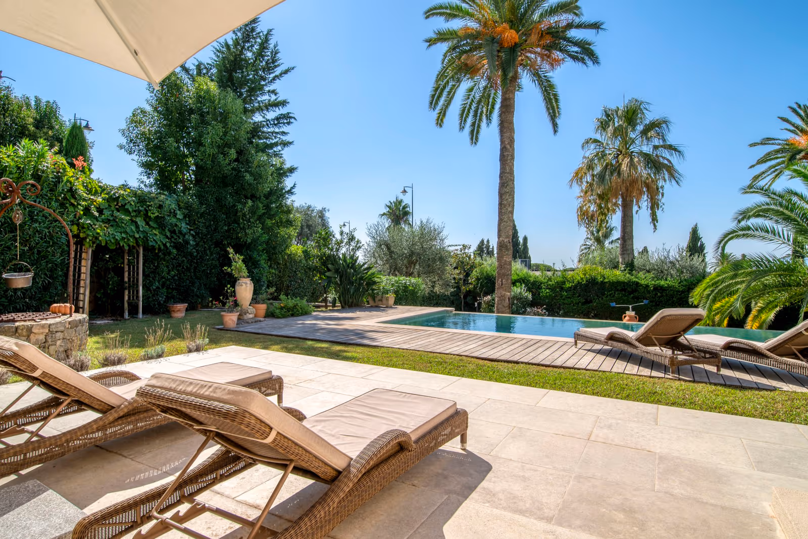 5-Bedroom Villa in Cannes with Pool & Private Cinema — view 2