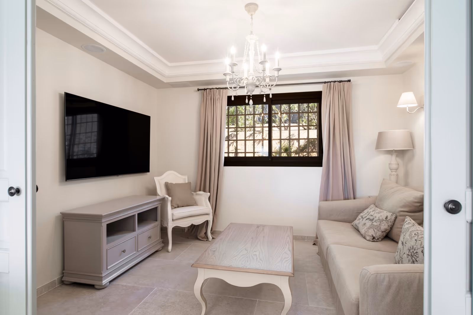 5-Bedroom Villa in Cannes with Pool & Private Cinema — view 15