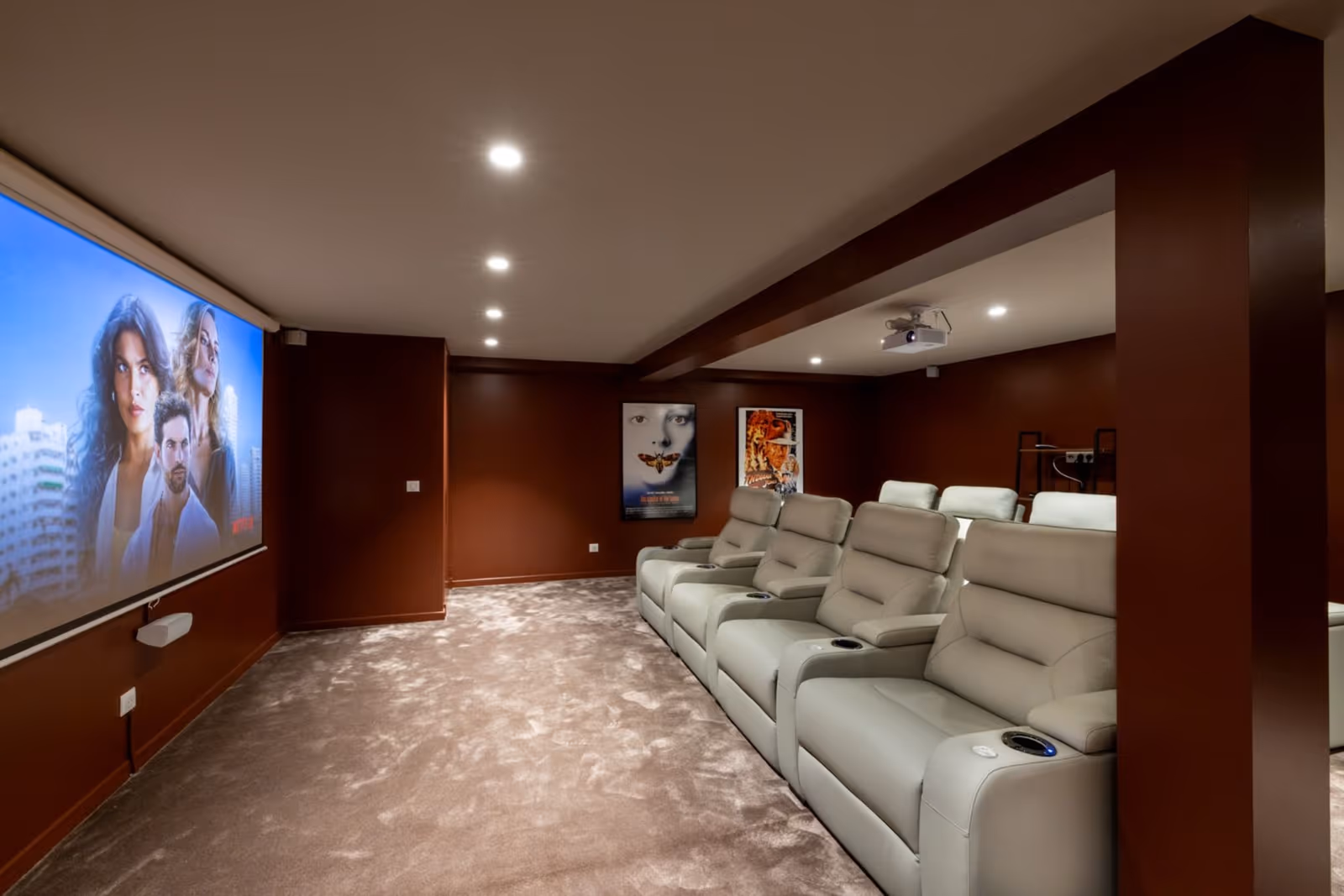 5-Bedroom Villa in Cannes with Pool & Private Cinema — view 21