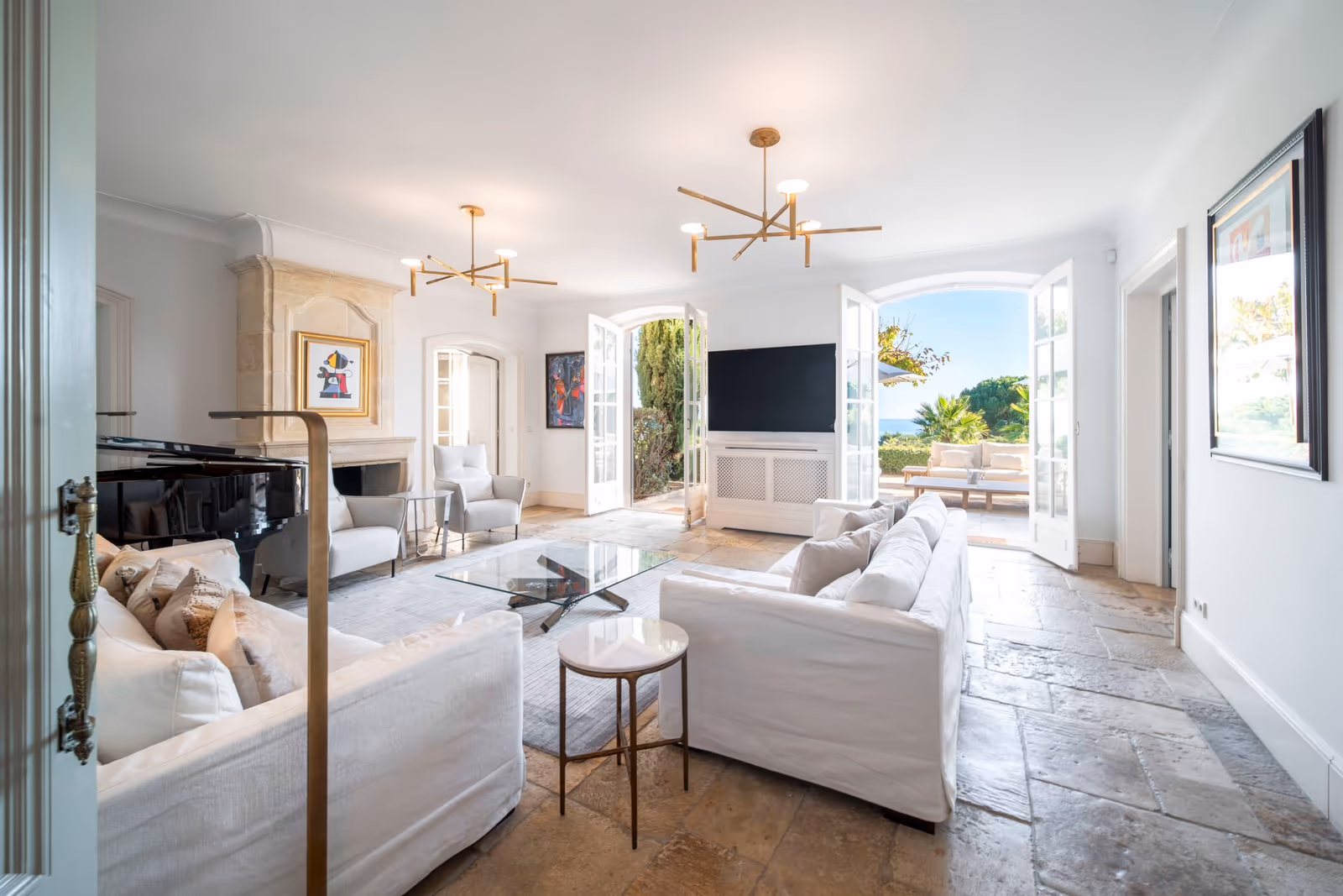 7-Bedroom Villa in Super-Cannes with Sea View & Tennis — view 18