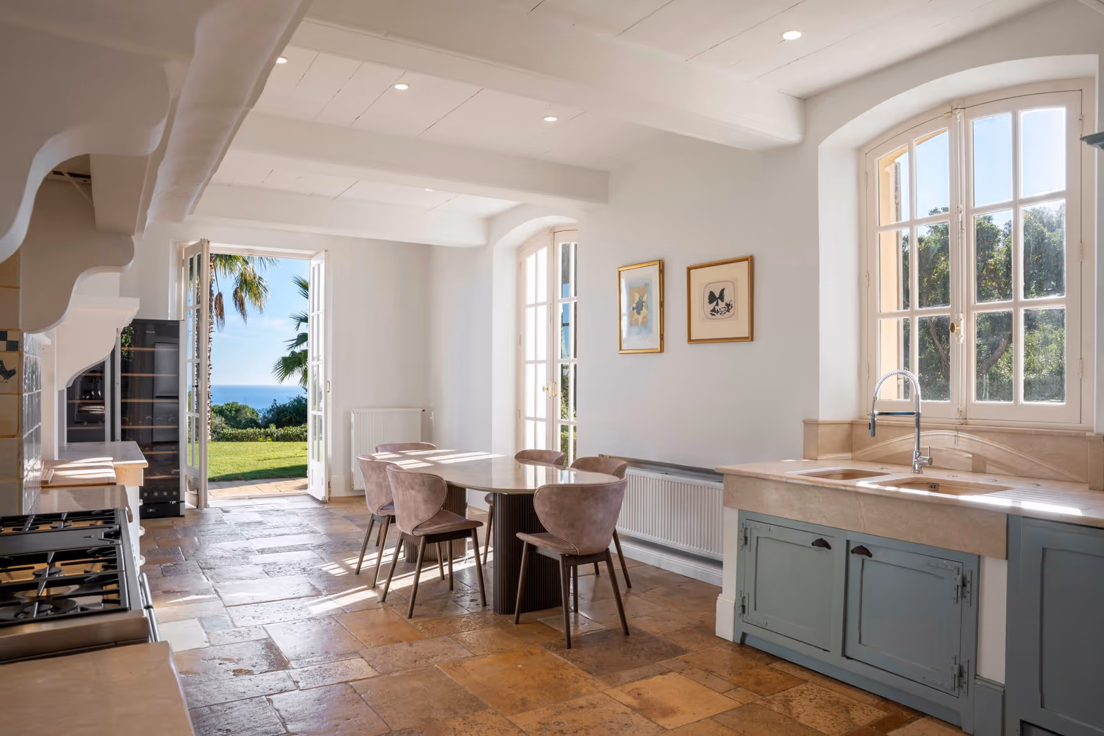 7-Bedroom Villa in Super-Cannes with Sea View & Tennis — view 20