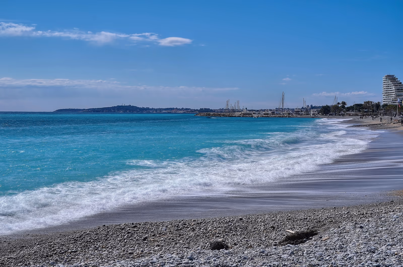 1-Bedroom Seafront Apartment in Villeneuve-Loubet — view 21