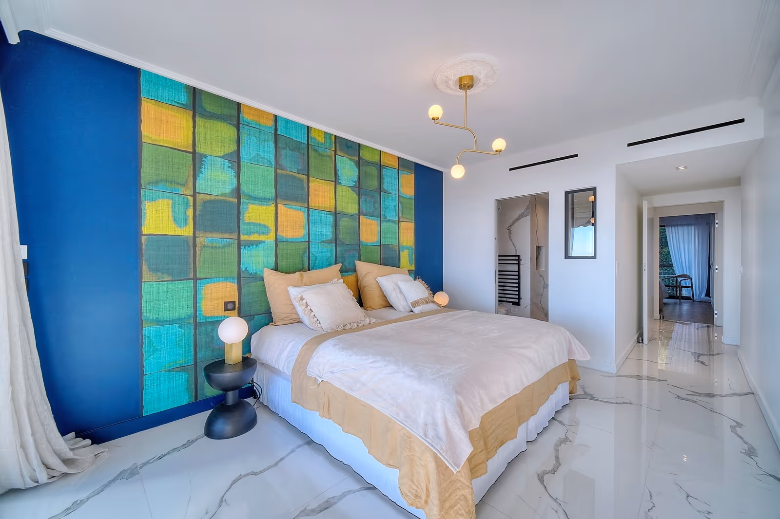 2-Bedroom Sea View Apartment in Cannes Centre — view 5