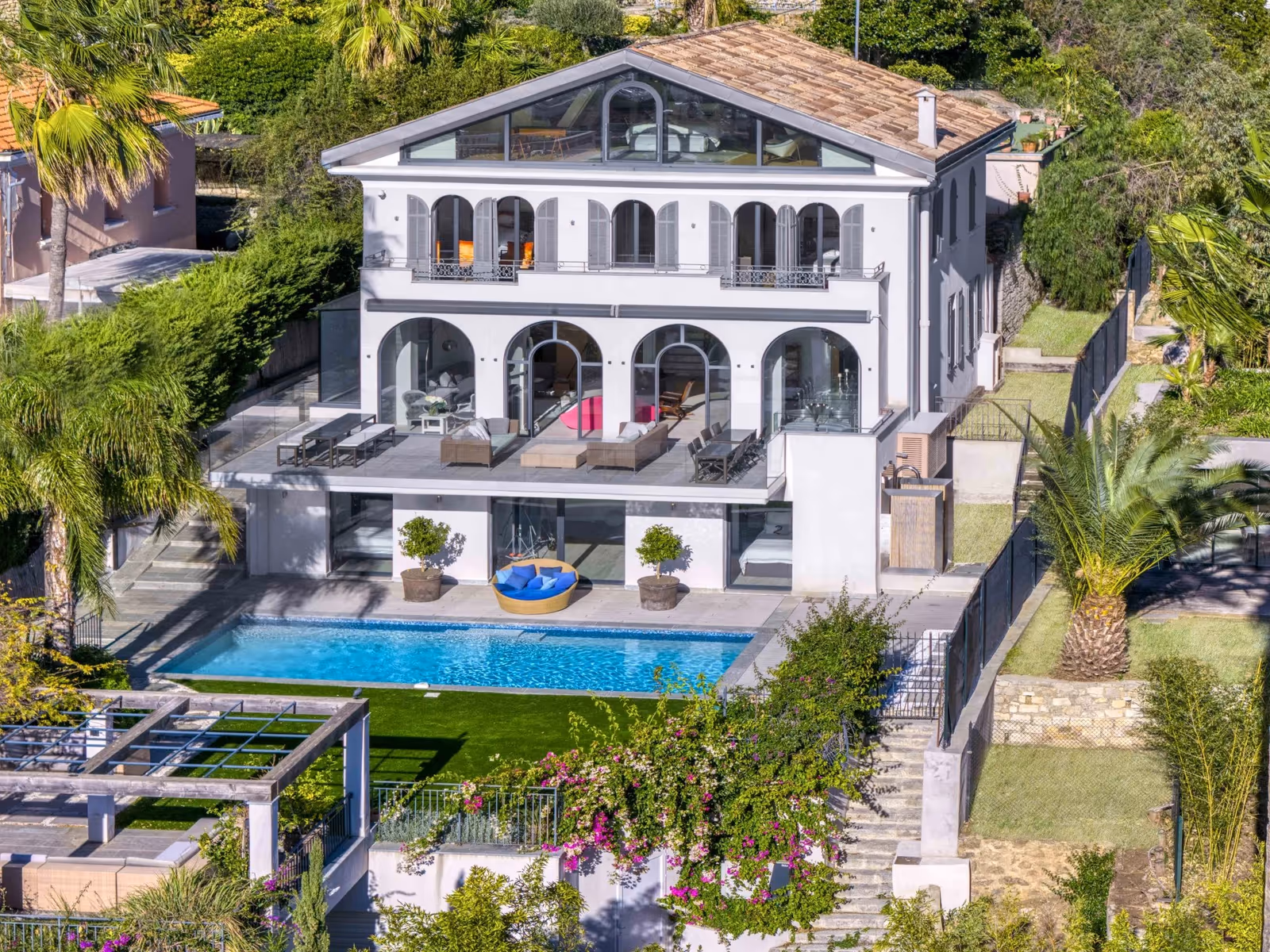 6-Bedroom Sea View Villa near Cannes Centre with Pool, Cannes, near the centre