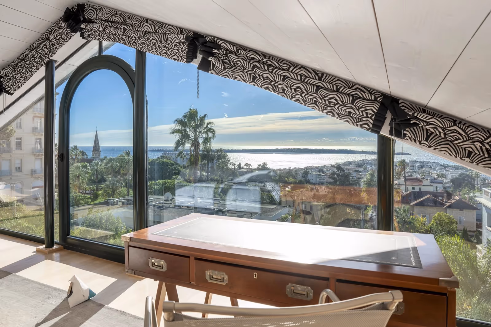 6-Bedroom Sea View Villa near Cannes Centre with Pool — view 8