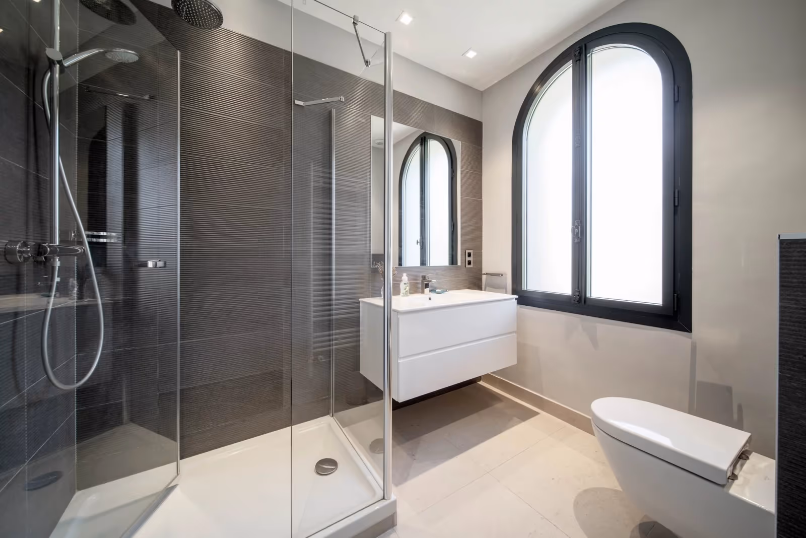 6-Bedroom Sea View Villa near Cannes Centre with Pool — view 11