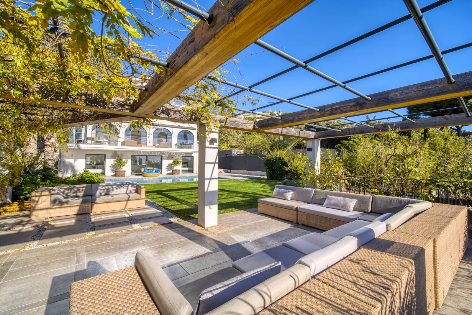6-Bedroom Sea View Villa near Cannes Centre with Pool — view 19