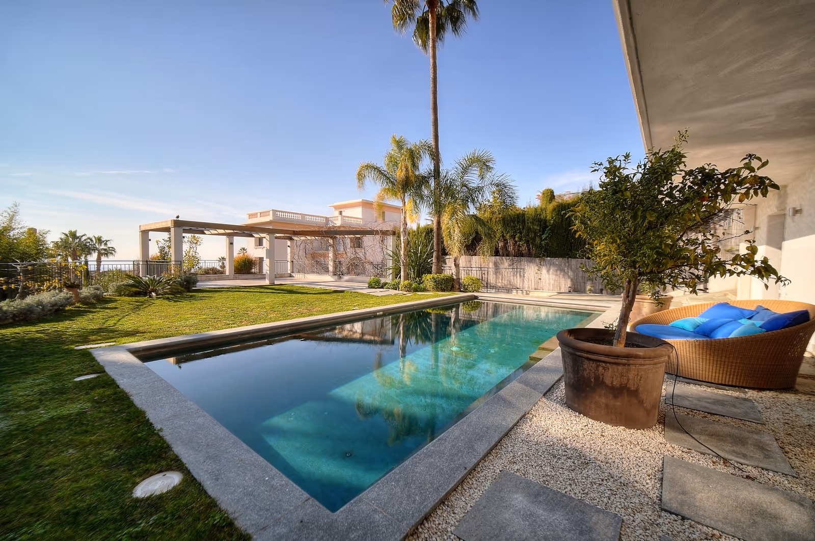 6-Bedroom Sea View Villa near Cannes Centre with Pool — view 1