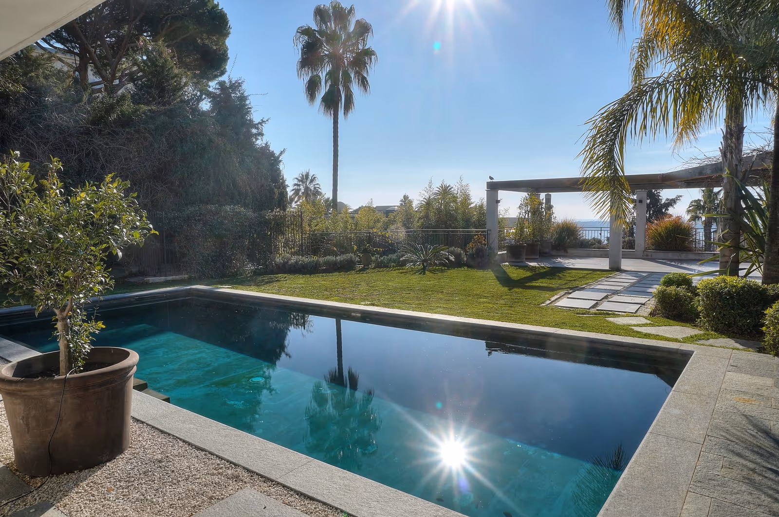 6-Bedroom Sea View Villa near Cannes Centre with Pool — view 2