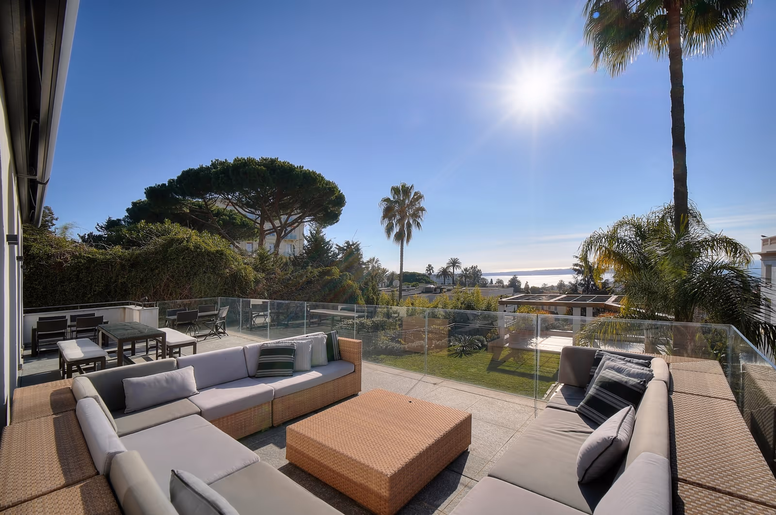 6-Bedroom Sea View Villa near Cannes Centre with Pool — view 3