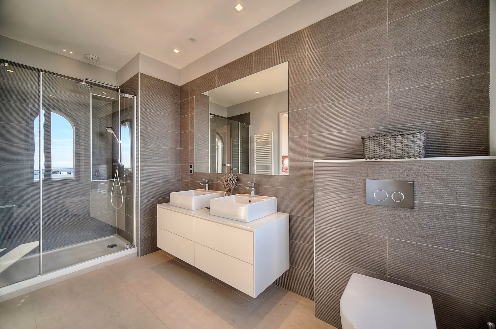 6-Bedroom Sea View Villa near Cannes Centre with Pool — view 18