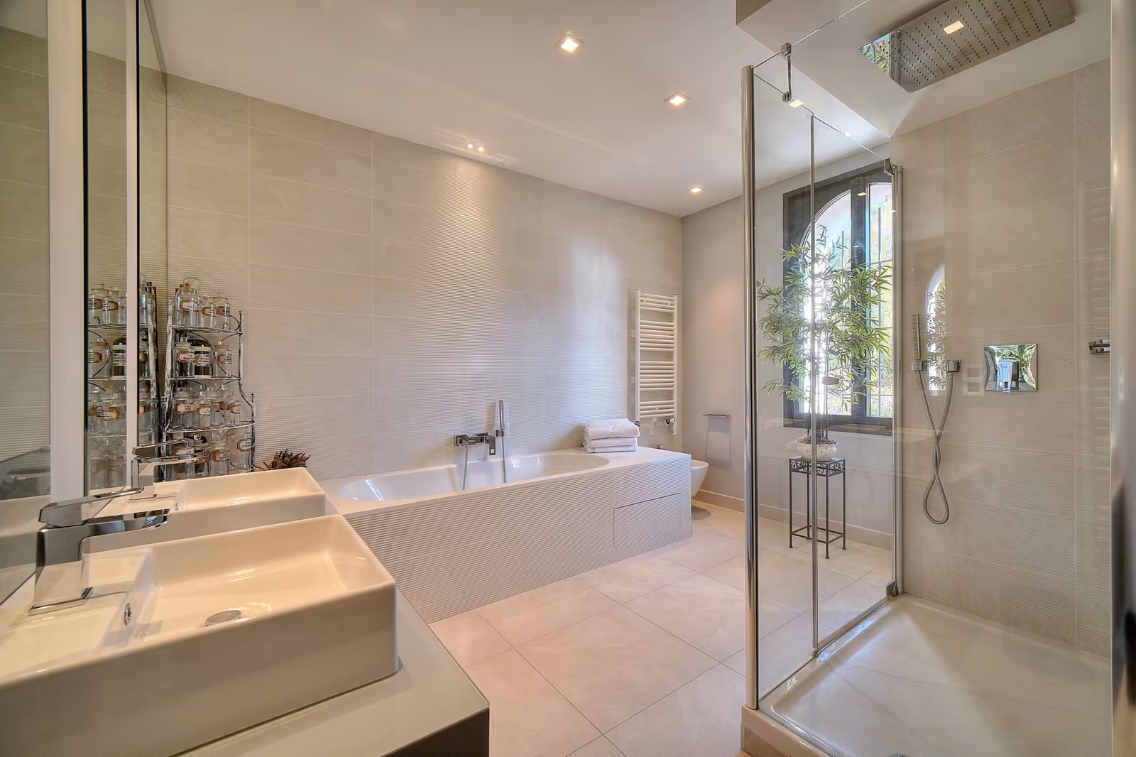 6-Bedroom Sea View Villa near Cannes Centre with Pool — view 26
