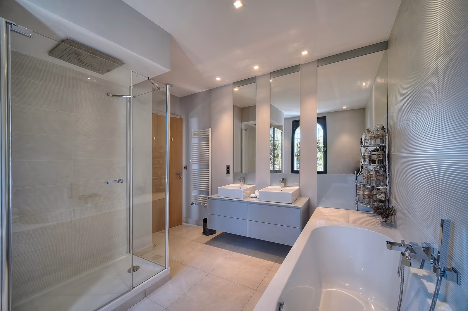 6-Bedroom Sea View Villa near Cannes Centre with Pool — view 27