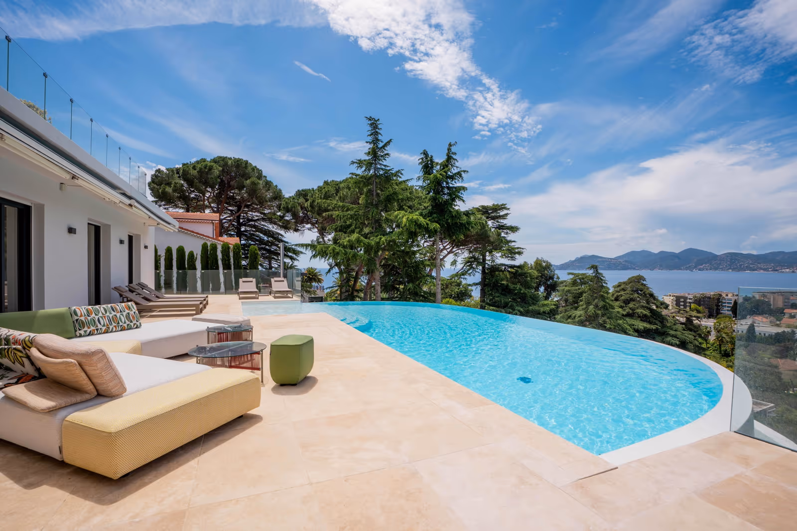 7-Bedroom Sea View Villa in Cannes with Infinity Pool, Croix-des-Gardes, Cannes