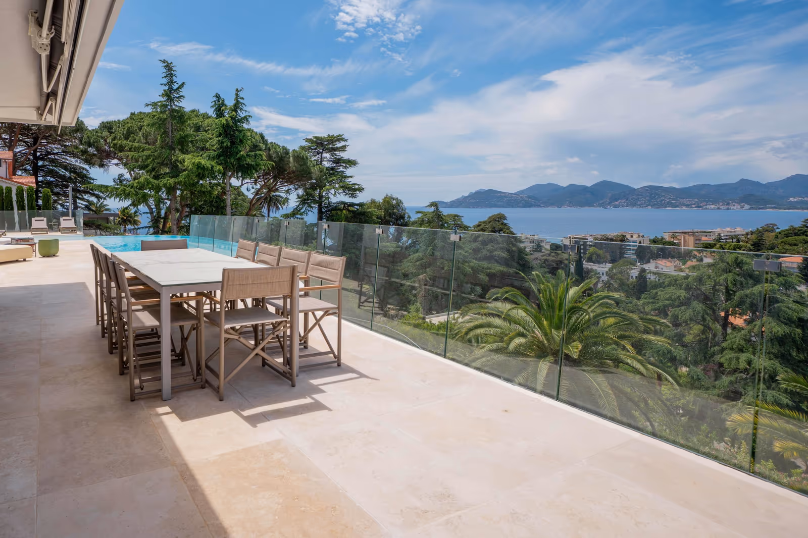 7-Bedroom Sea View Villa in Cannes with Infinity Pool — view 4