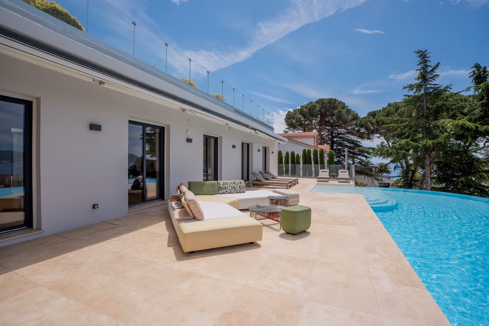 7-Bedroom Sea View Villa in Cannes with Infinity Pool — view 6