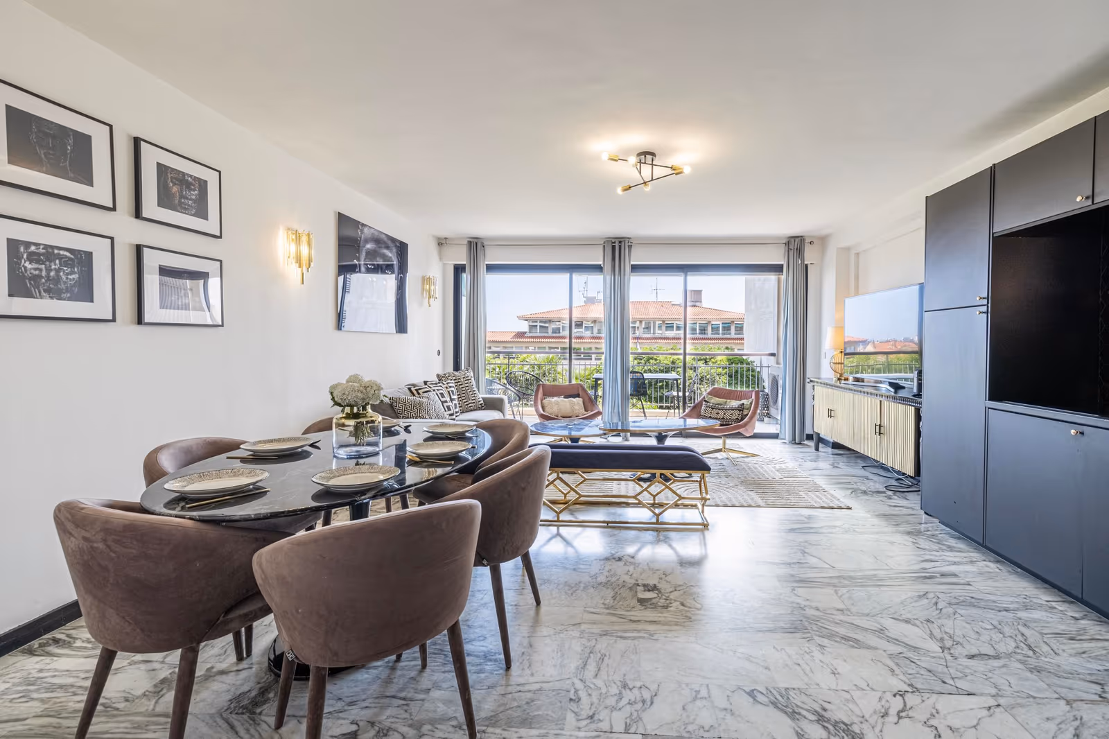 3-Bedroom Apartment in Cannes with Terrace & Parking — view 1