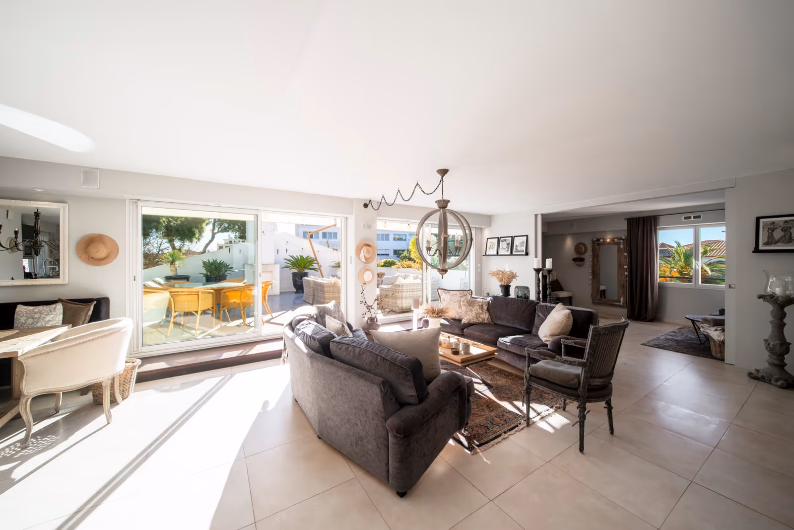 3-Bedroom Apartment near the Croisette with 50m² Terrace — view 2
