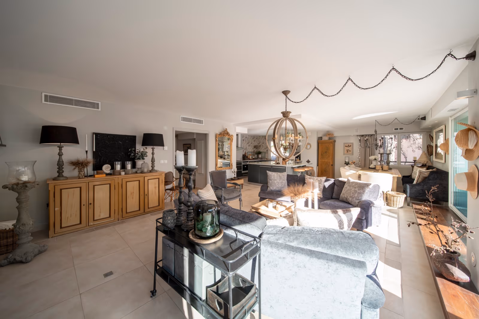 3-Bedroom Apartment near the Croisette with 50m² Terrace — view 4