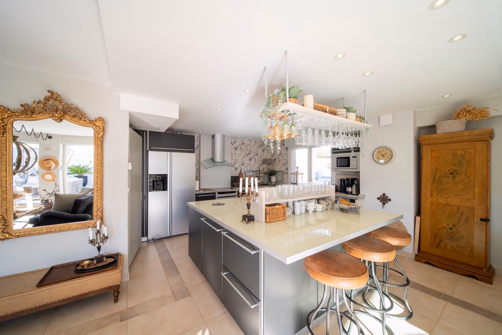 3-Bedroom Apartment near the Croisette with 50m² Terrace — view 5