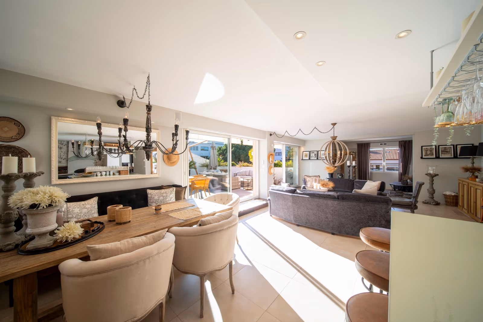 3-Bedroom Apartment near the Croisette with 50m² Terrace — view 6