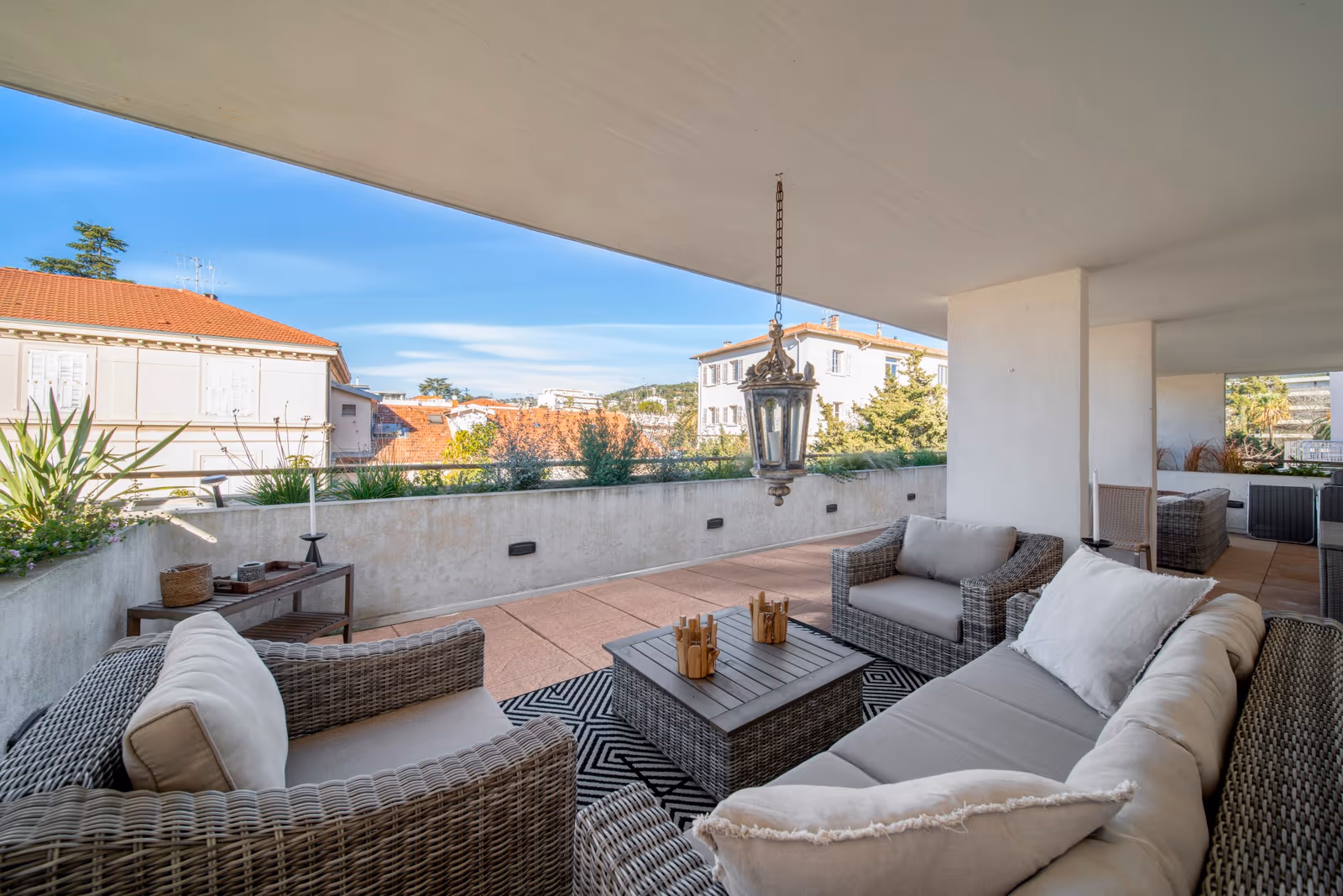 3-Bedroom Apartment near the Croisette with 50m² Terrace — view 15